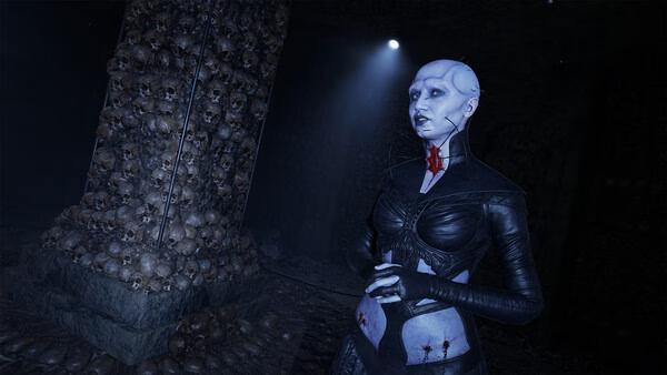 Clive Barker's Hellraiser: Revival screenshot showing a female Cenobite near a pillar of skulls.