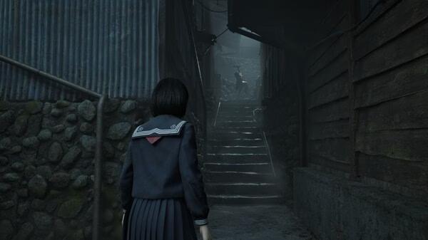 SILENT HILL f screenshot: A person in a school uniform stands in a misty alley, looking up a stairway.