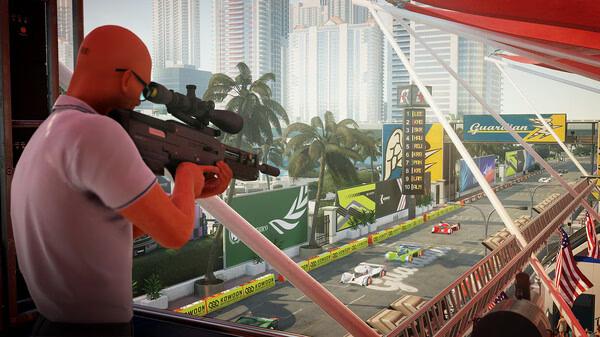 Agent 47 aims a sniper rifle at a racetrack from a balcony in a HITMAN World of Assassination screenshot.
