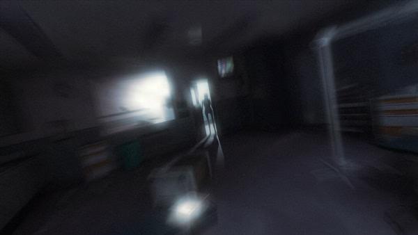 Screenshot from F.E.A.R. 2: Project Origin showing a blurred hospital room with a silhouette in the doorway.