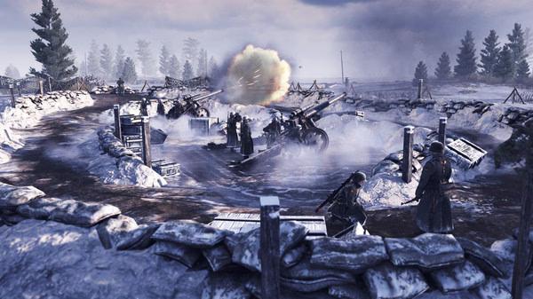 Screenshot from Call to Arms - Gates of Hell: Ostfront showing soldiers operating artillery in a snowy battlefield.