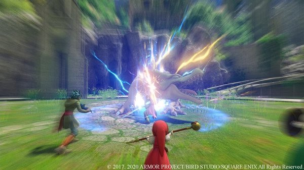 A DRAGON QUEST® XI S: Echoes of an Elusive Age™ - Definitive Edition screenshot shows a battle with a lightning-clad creature.