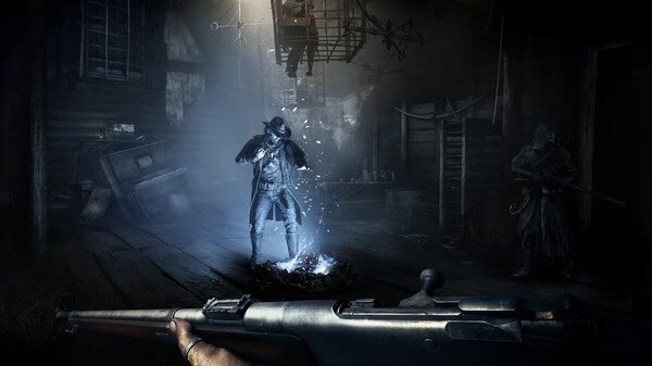 Hunt: Showdown 1896 screenshot: A player aims a rifle at an enemy hunter standing in eerie blue light inside a dark wooden building.