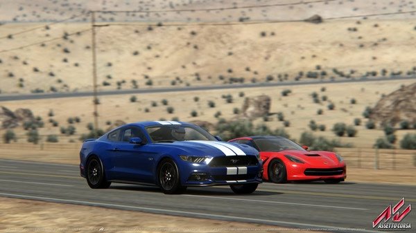 Assetto Corsa screenshot featuring a blue Ford Mustang and a red Ferrari racing on a desert highway with sparse vegetation.