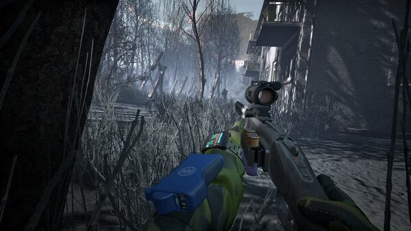 Into the Radius 2 screenshot: A player holds a scoped rifle, aiming through a foggy, desolate landscape with bare trees and a building.
