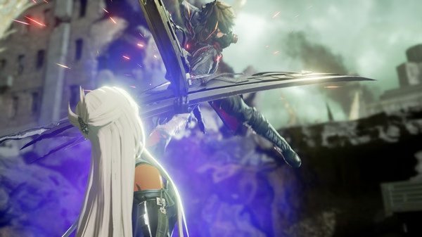 CODE VEIN screenshot: A character with white hair faces an airborne opponent wielding a glowing weapon in a post-apocalyptic setting.