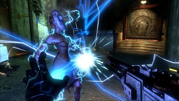 BioShock 2 screenshot: Player uses electricity power against an enemy in a dimly lit corridor with a weapon in hand.