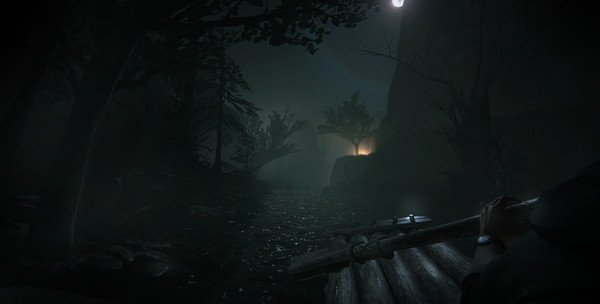 Outlast 2 screenshot: A dimly lit river scene with a raft, trees, and a bright light in the distance under a night sky.